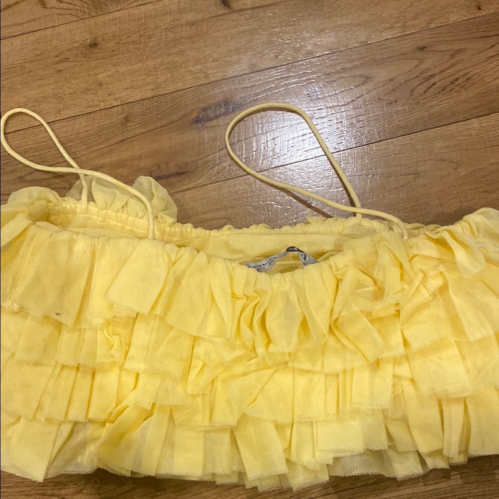 Yellow Ruffled Crop Top - Picture 3 of 6